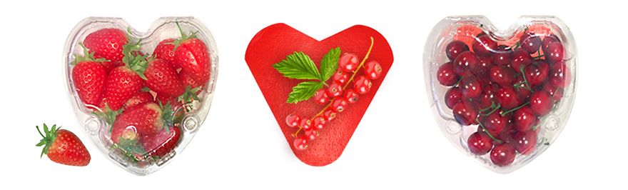 Пластиковые контейнеры и влаговпитывающие салфетки в форме сердца для ягод и фруктов.